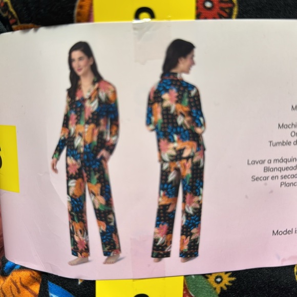 New with tags Room Service tiger floral Womens’ Shawl Collar PJ Set, nwt - Picture 3 of 10